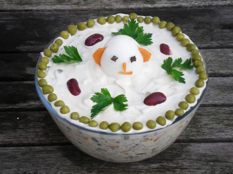 Sałatka jarzynowa z "Urbanem"  Sałatka jarzynowa z "Urbanem"