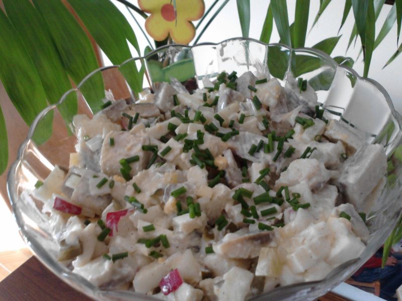 Sałatka jarzynowo-śledziowa