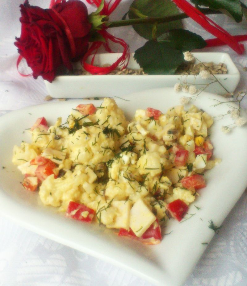 Sałatka kalafiorowa z sosem serowym wg Di Sałatka kalafiorowa z sosem serowym wg Di