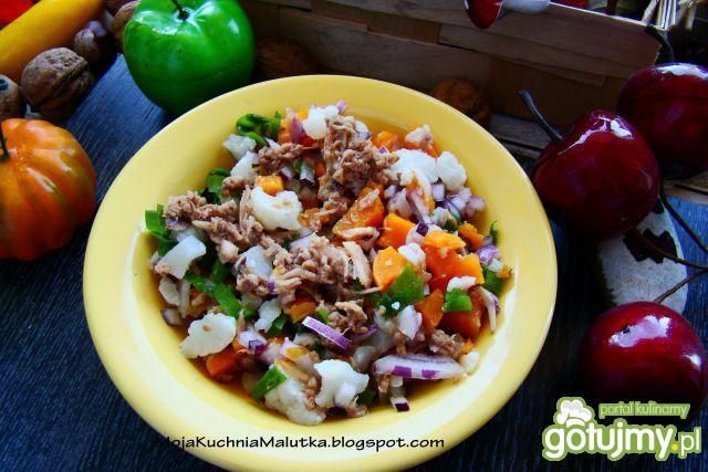 Sałatka kalafiorowa z tuńczykiem 