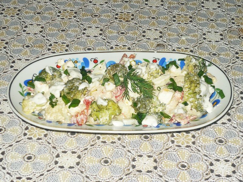 Sałatka kalafiorowo- brokułowa Sałatka kalafiorowo- brokułowa