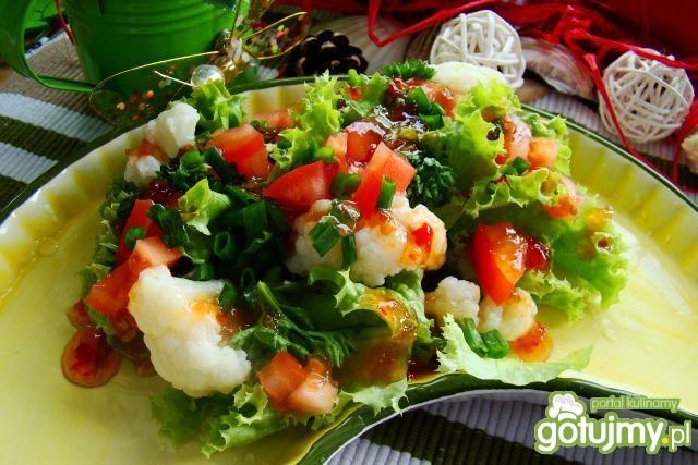 Sałatka kalafiorowo-pomidorowa Sałatka kalafiorowo-pomidorowa