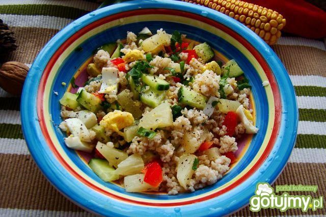 Sałatka kaszana  zananasem  Sałatka kaszana  zananasem