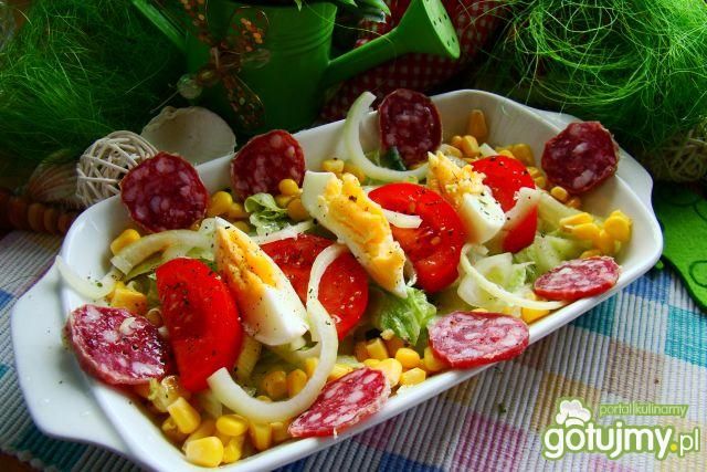Sałatka kibica z salami  Sałatka kibica z salami