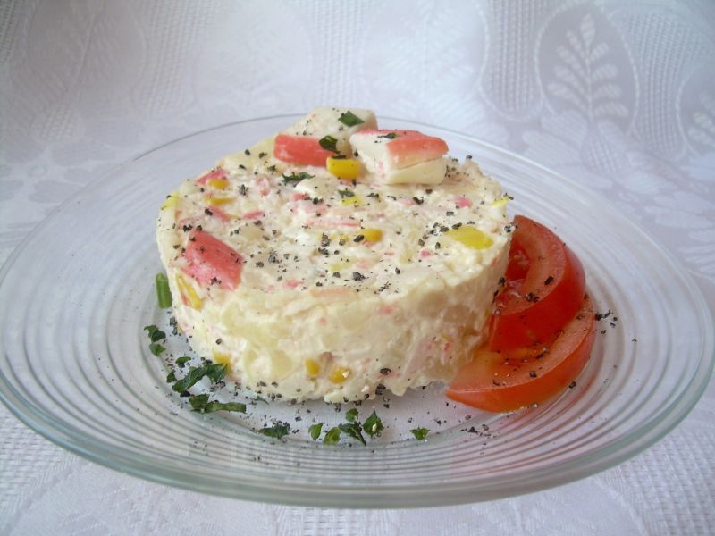 Sałatka krabowa z ananasem Sałatka krabowa z ananasem