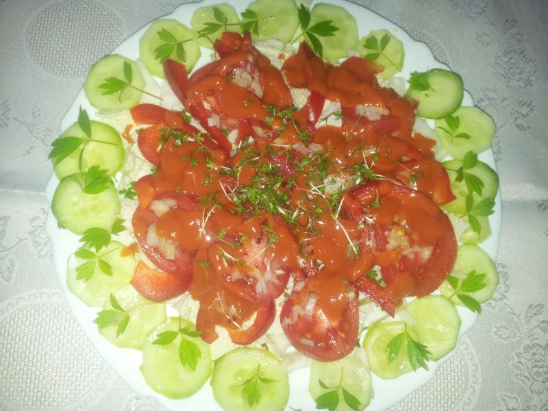 Sałatka krwawa Mary, pikantna.