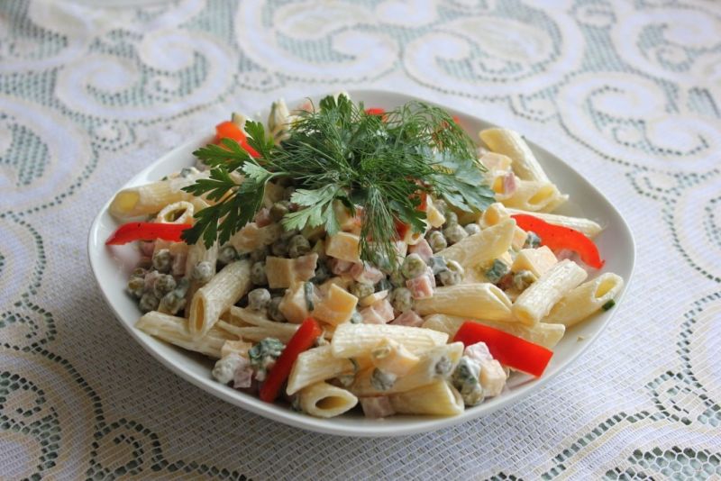 Sałatka makaronowa 