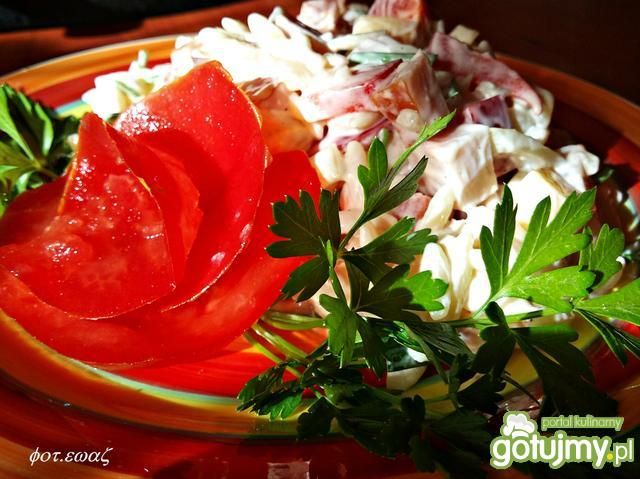 Sałatka makaronowa Sałatka makaronowa