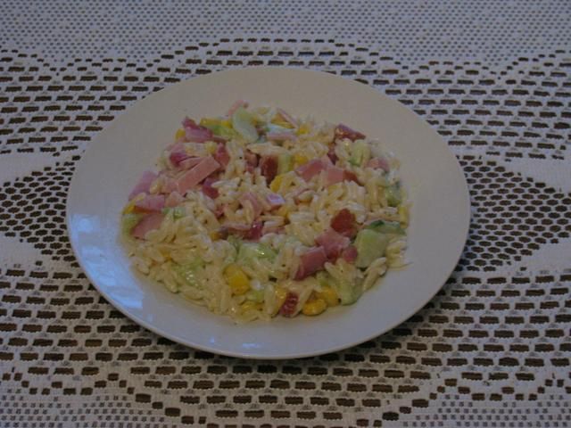 Sałatka makaronowa a la ryż