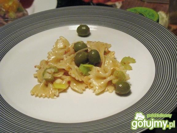 Sałatka makaronowa na piątek