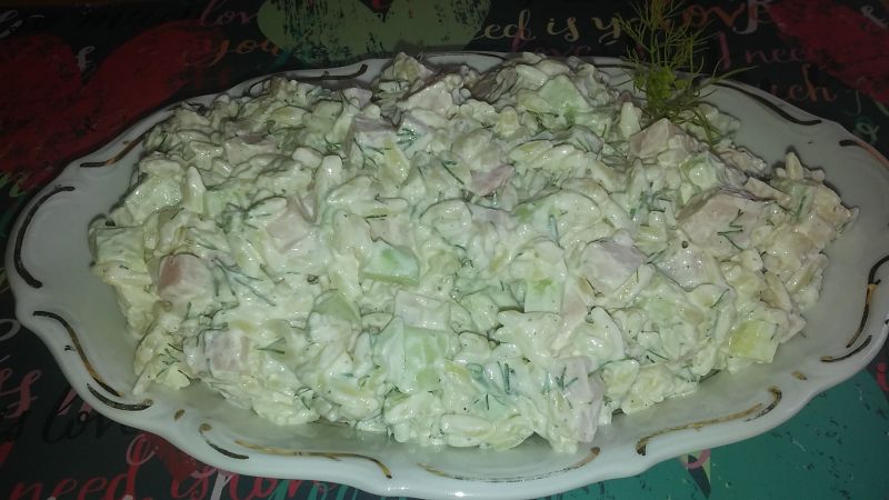 Sałatka makaronowa z koperkiem