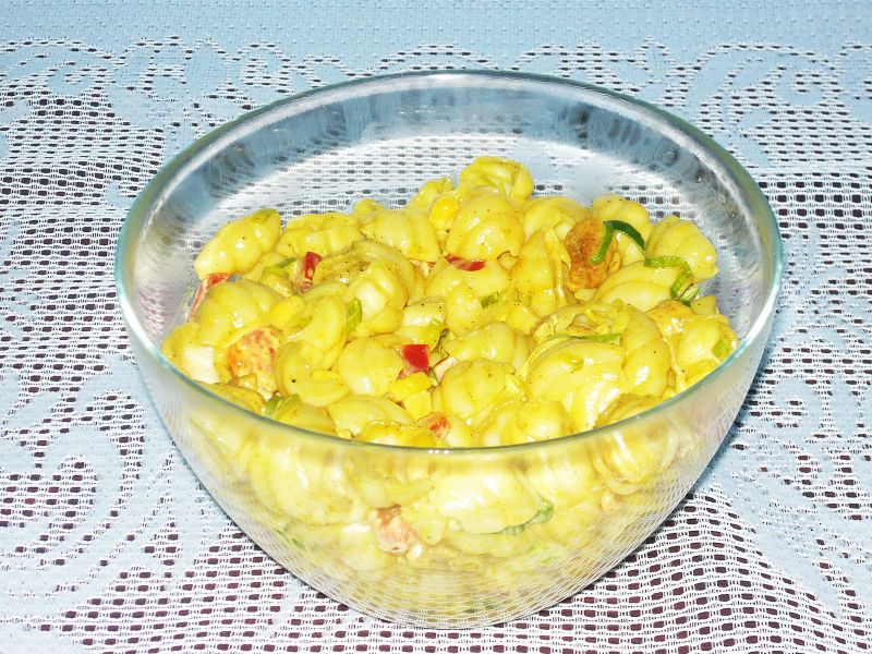 Sałatka makaronowa z kurczakiem Sałatka makaronowa z kurczakiem