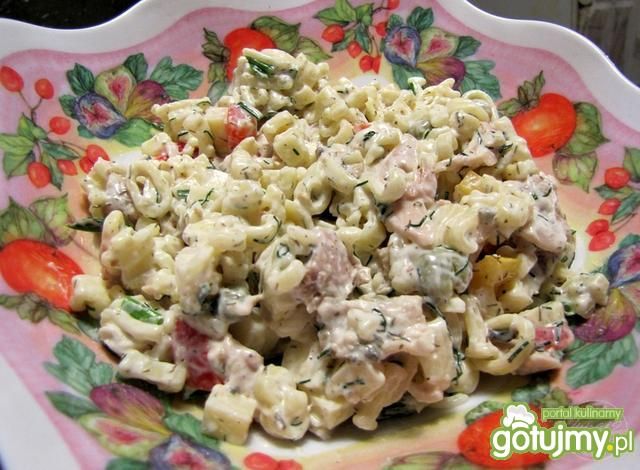 Sałatka makaronowa z kurczakiem i jogurt