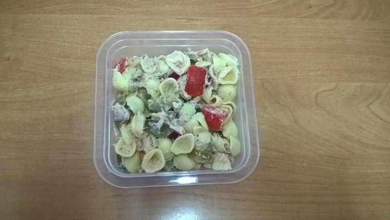 Sałatka makaronowa z makrelą Sałatka makaronowa z makrelą