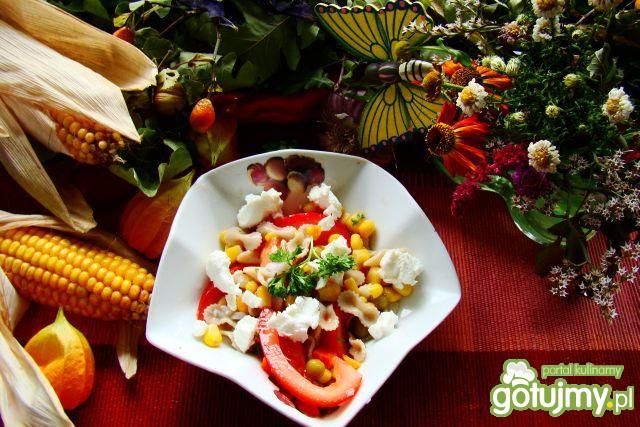 Sałatka makaronowa z pomidorem  Sałatka makaronowa z pomidorem