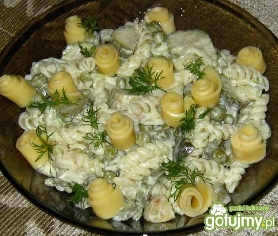 Sałatka makaronowa z serem 4 Sałatka makaronowa z serem 4