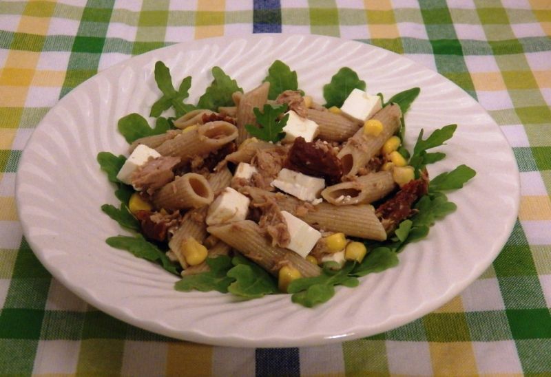 Sałatka makaronowa z tuńczykiem