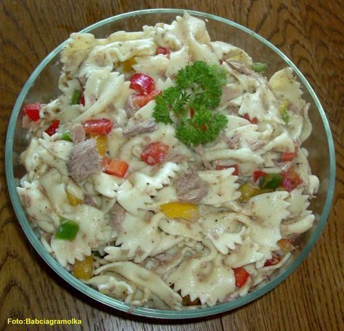 Sałatka makaronowa z tuńczykiem : Sałatka makaronowa z tuńczykiem :