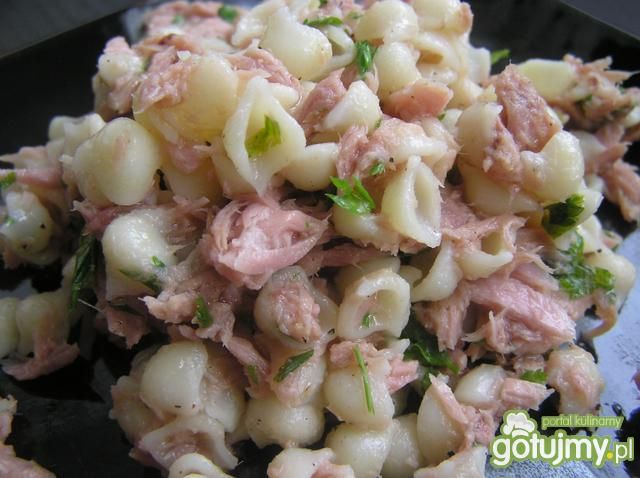 Salatka makaronowa z tuńczykiem