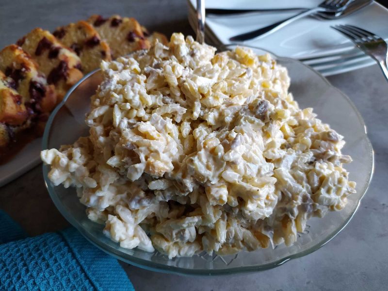 Sałatka makaronowa ze słonecznikiem