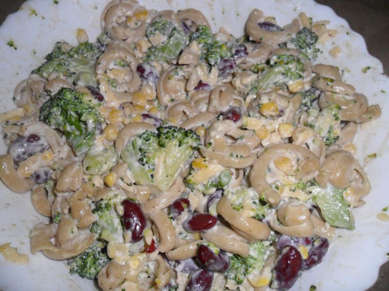 Sałatka makaronowo - brokułowa