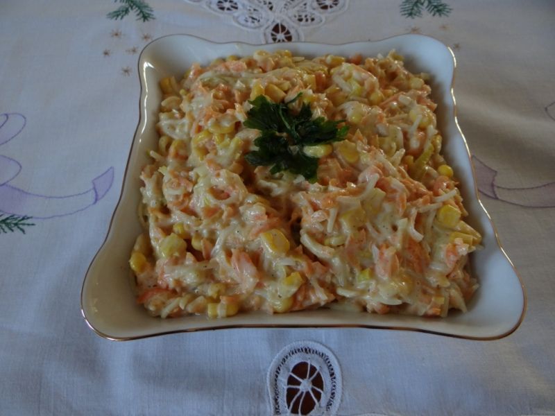 Sałatka marchewkowo-selerowa Sałatka marchewkowo-selerowa