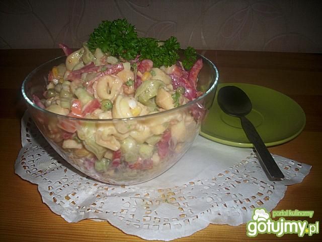 Sałatka meksykańskie tortellini Sałatka meksykańskie tortellini