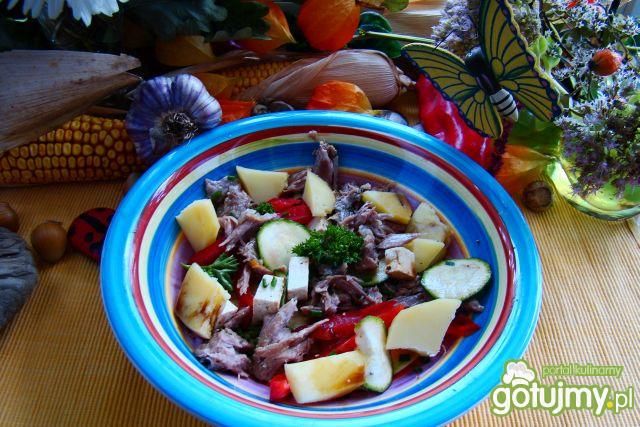 Sałatka miesno -warzywna z tofu