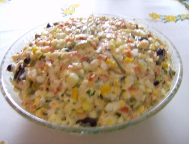 Sałatka "misz-masz" z majonezem.