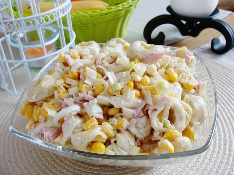 Sałatka mix z tortellini Sałatka mix z tortellini