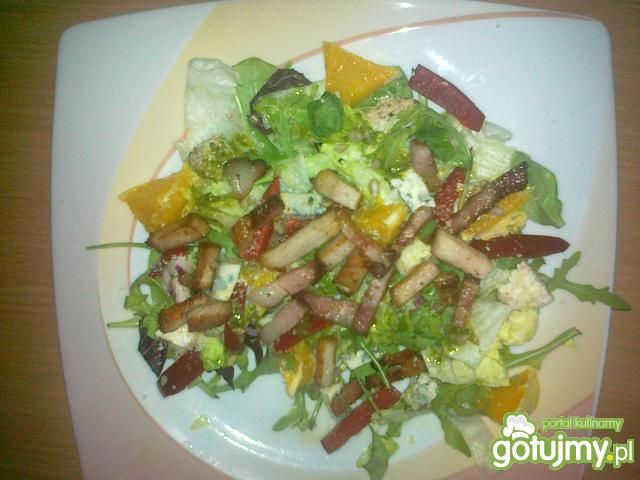 Sałatka Moc warzyw z orzeźwieniem