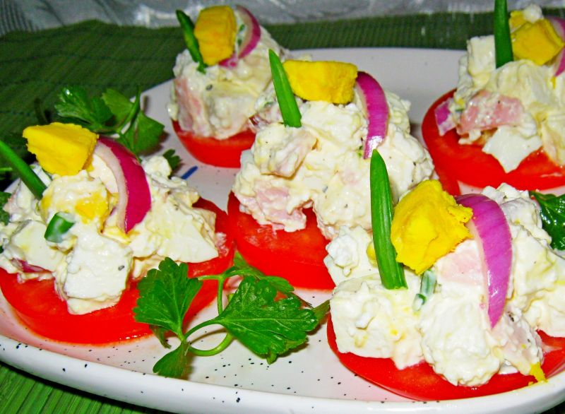 Sałatka na pomidorze