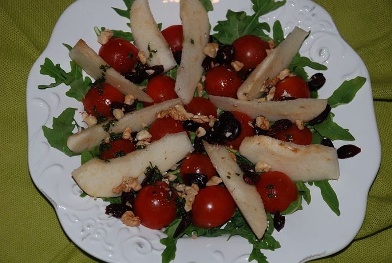 Sałatka na rukoli z gruszką