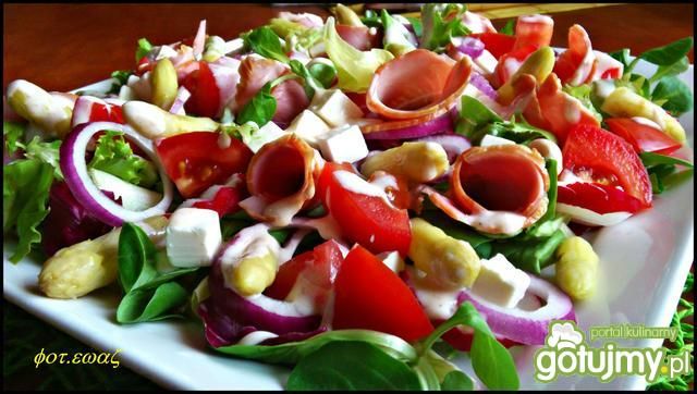 Sałatka na wiosnę.