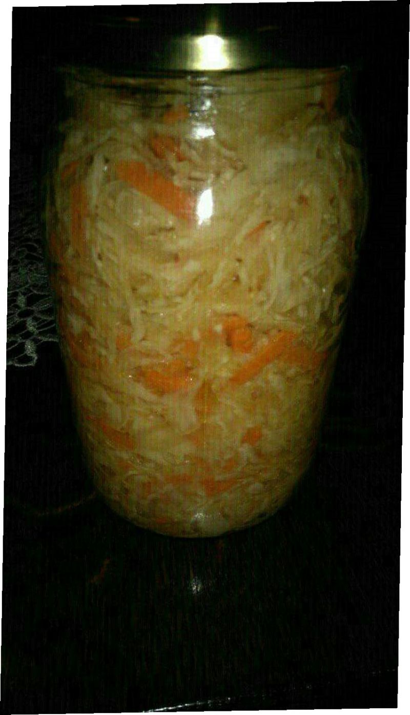 Sałatka na zimę z kapusty białej