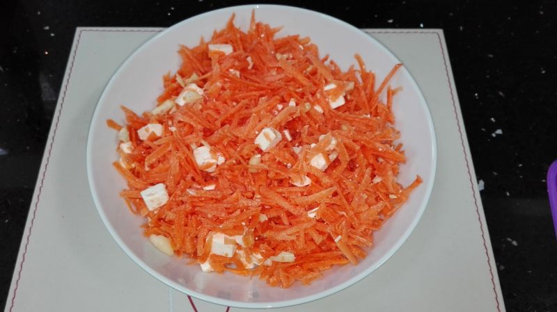 Sałatka nr 4 - Marchewkowa - Dieta 1200 kalorii Sałatka nr 4 - Marchewkowa - Dieta 1200 kalorii