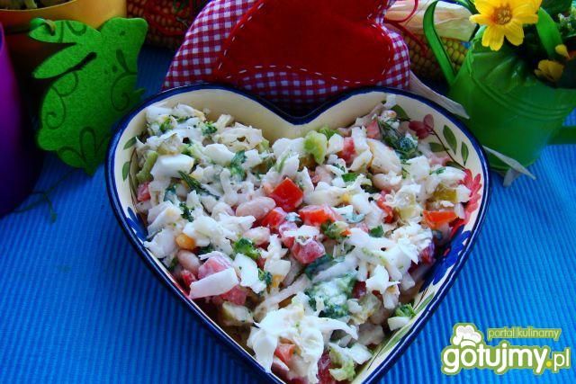 Sałatka obiadowa z brokułem 