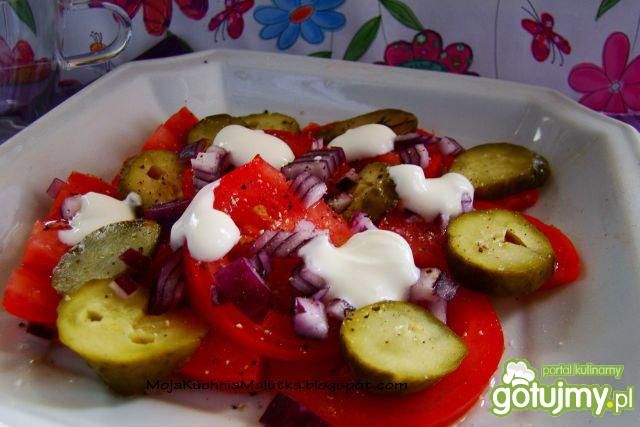 Sałatka obiadowa z pomidorów 