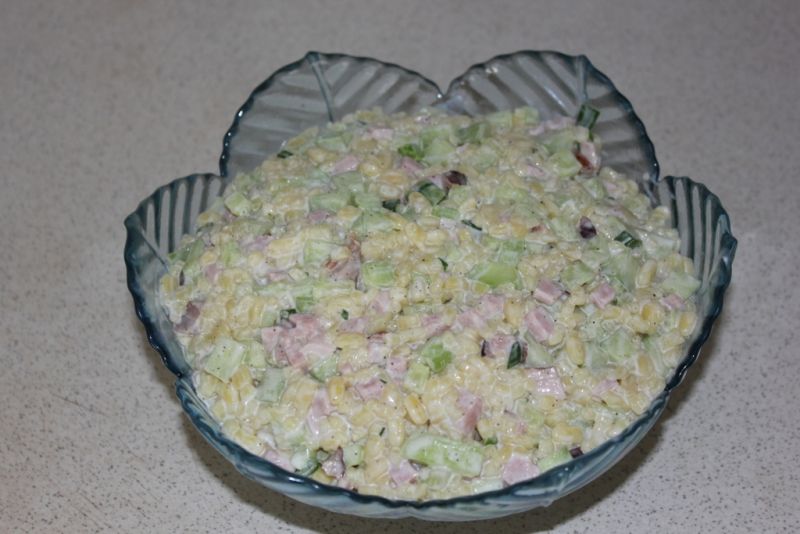 Sałatka ogórkowo-makaronowa