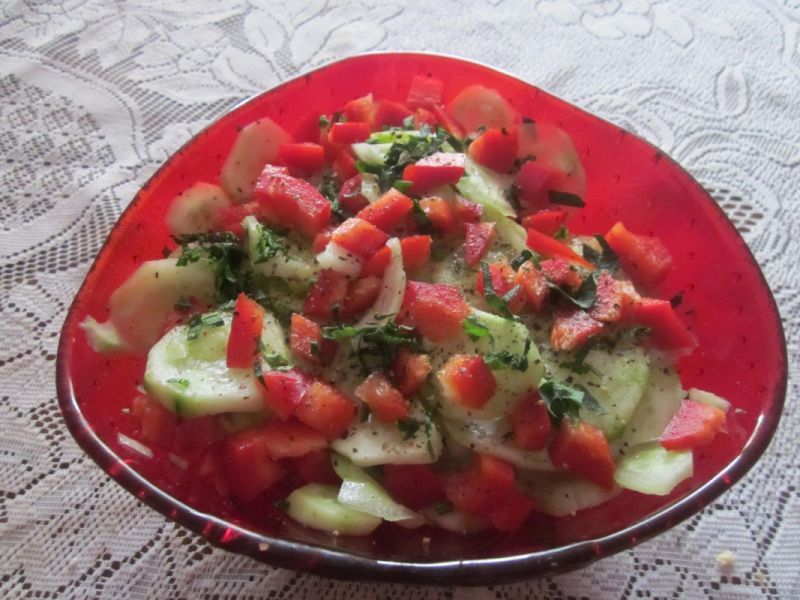 Sałatka ogórkowo-paprykowa