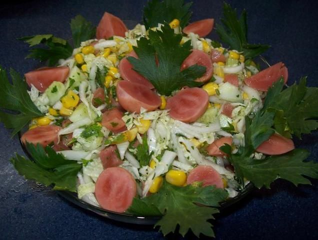 Sałatka ogrodowa z rzodkiewką marynowaną Sałatka ogrodowa z rzodkiewką marynowaną