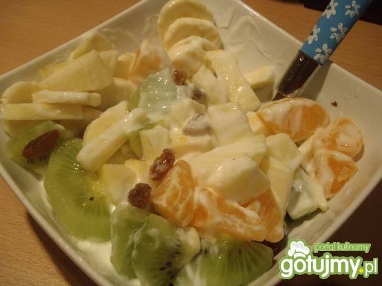 Sałatka owocowa na bazie serka 