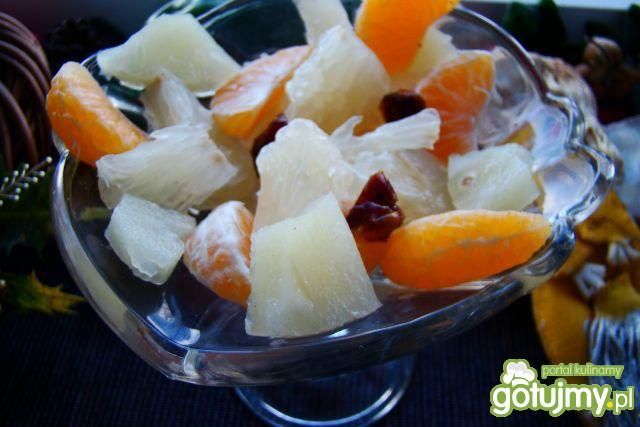 Sałatka owocowa z daktylami i paleo Sałatka owocowa z daktylami i paleo