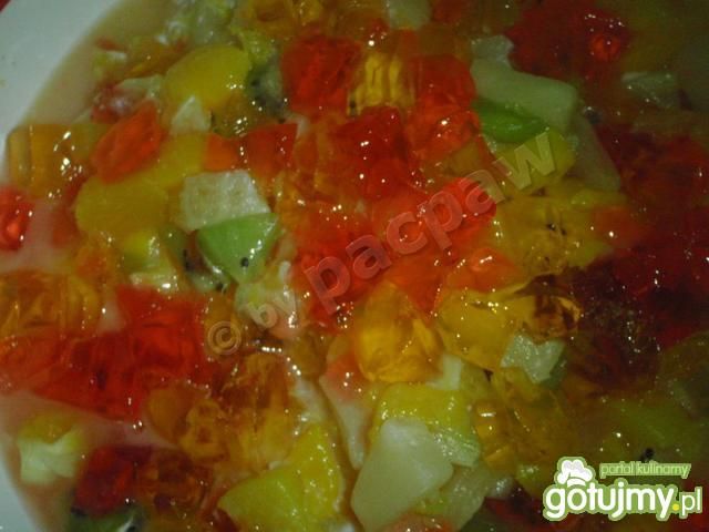 Sałatka owocowa z galaretką 