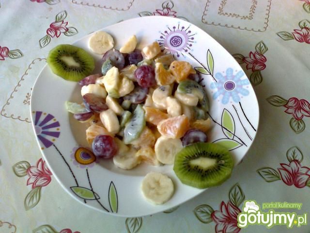 Sałatka owocowa z jogurtem 4