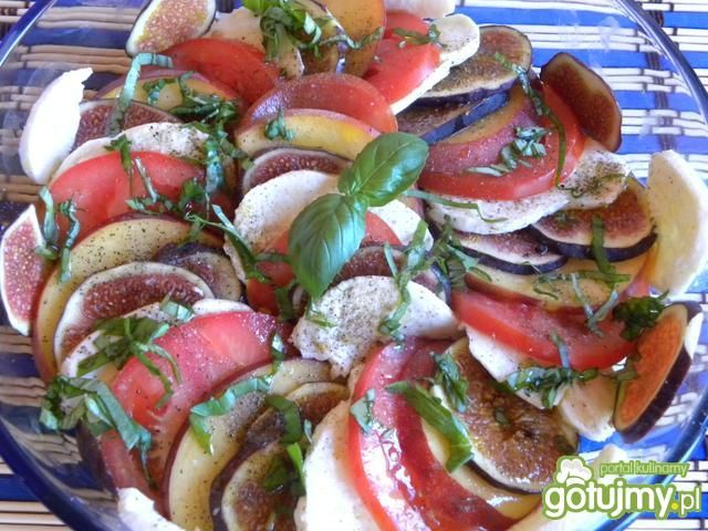 Sałatka owocowa z mozarellą