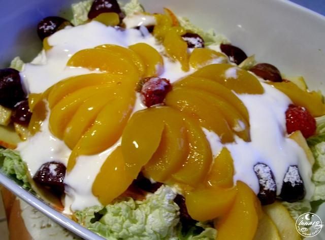 Sałatka owocowa z pekinką Sałatka owocowa z pekinką