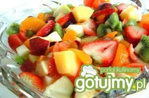 Sałatka owocowa z sosem z tofu