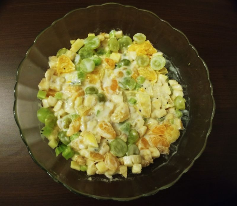 Sałatka owocowa z winogronami Sałatka owocowa z winogronami