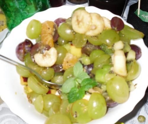 Sałatka owocowo-alkoholowa 